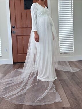 NWT IDOPIP White Maternity Photoshoot Dress w/ Tulle Train Size M  Price